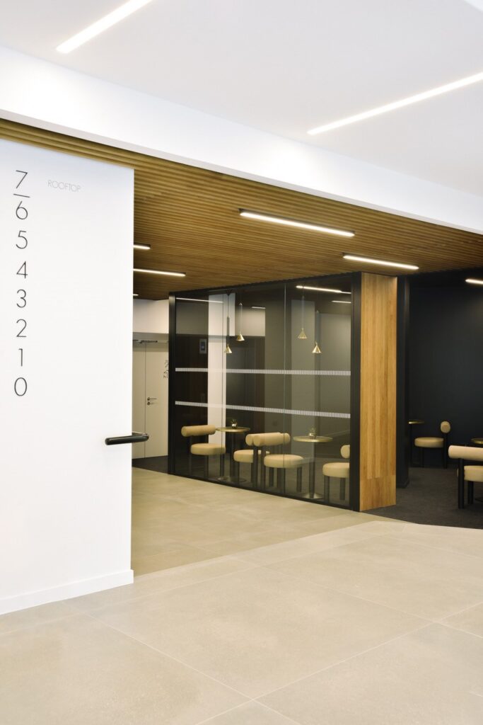 Espacio colaborativo en Coworking Hiptown con tecnología de vanguardia por Spigogroup