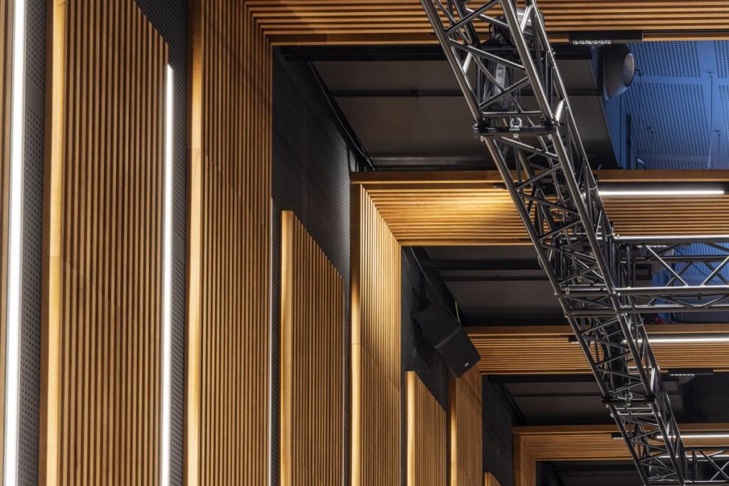 Lamas de madera para teatros